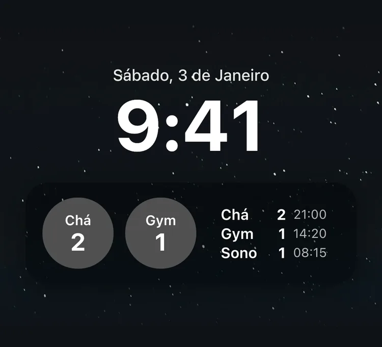 A tela de bloqueio de um iPhone com widgets redondos de Chá e Gym abaixo do relógio e um widget com a lista dos registros de hoje